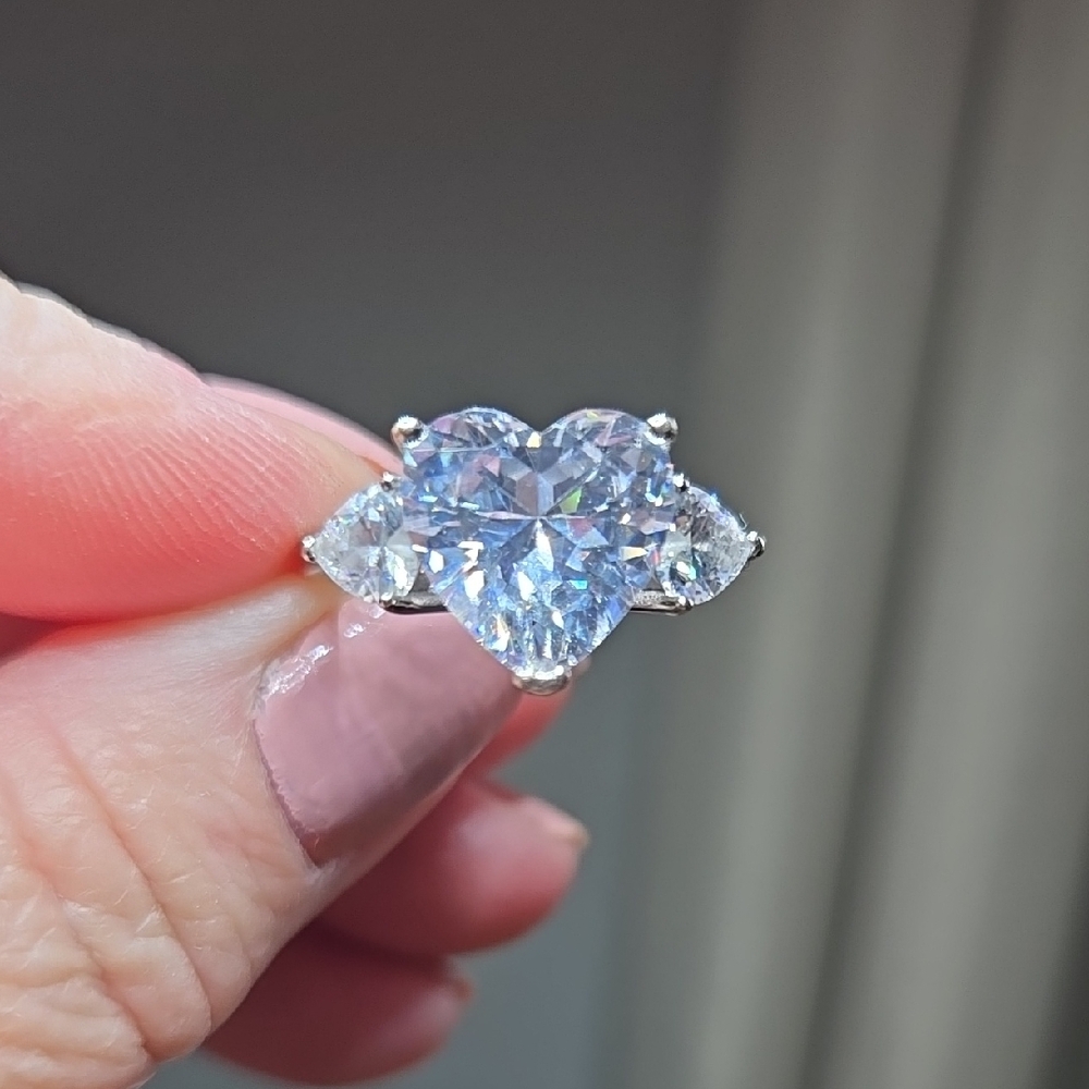 Elegant 5 Carat Sterling Silver Moissanite HEART Ring Size 7 - Picture 7 of 11